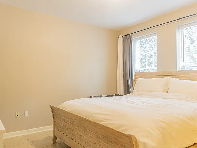 1661 Riverside Ave — Photo 4