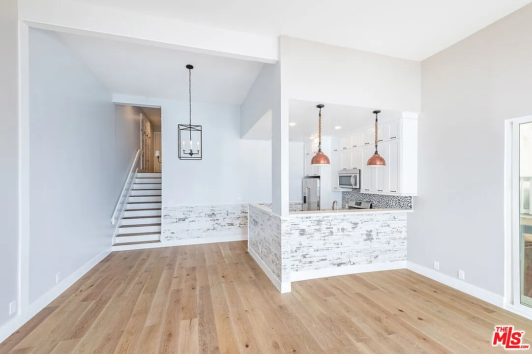 2 bed, 2.0 bath, $12,000 — Photo 2