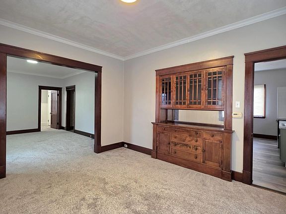 3rd image of 631 S 11th St