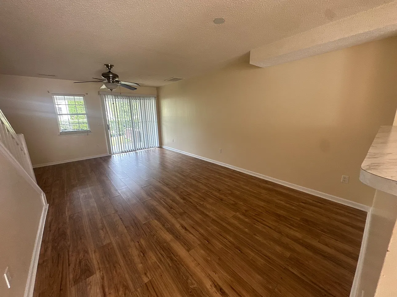 2 bed, 2.5 bath, 1072 sqft, $1,600 — Photo 3