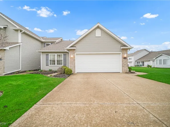 573 Hidden Harbor Dr, Painesville, OH 44077