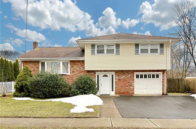 1st image of 13 Crestwood Dr