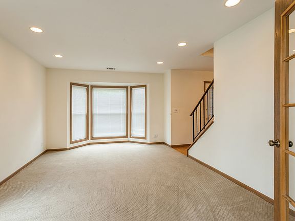 3rd image of 105 Ashford Ln