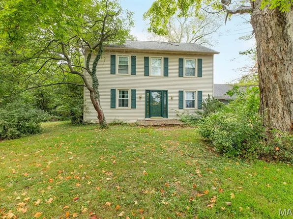 1108 Bethany Ln, Godfrey, IL 62035