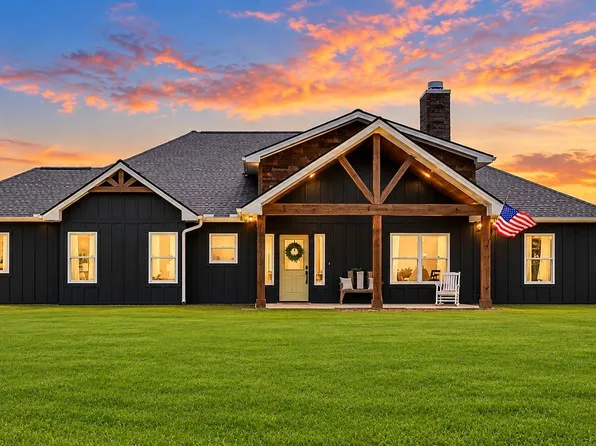 1655 Old Cuero Rd, Yoakum, TX 77995