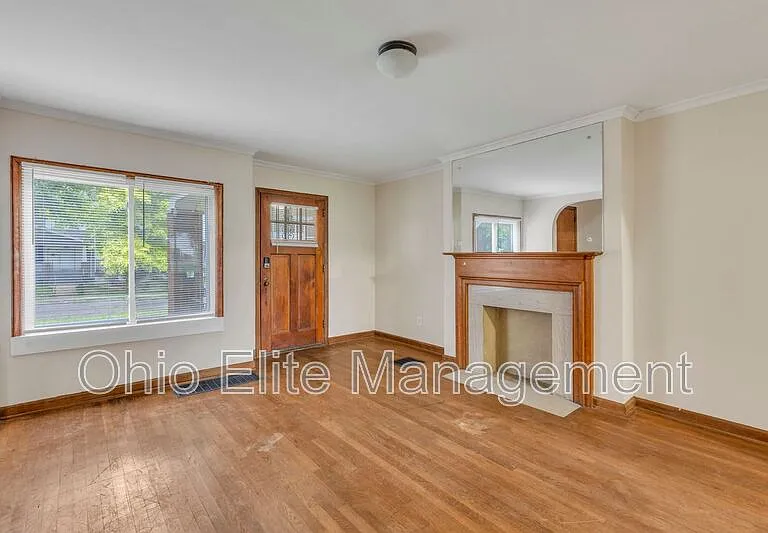 49 S Burgess Ave — Photo 5