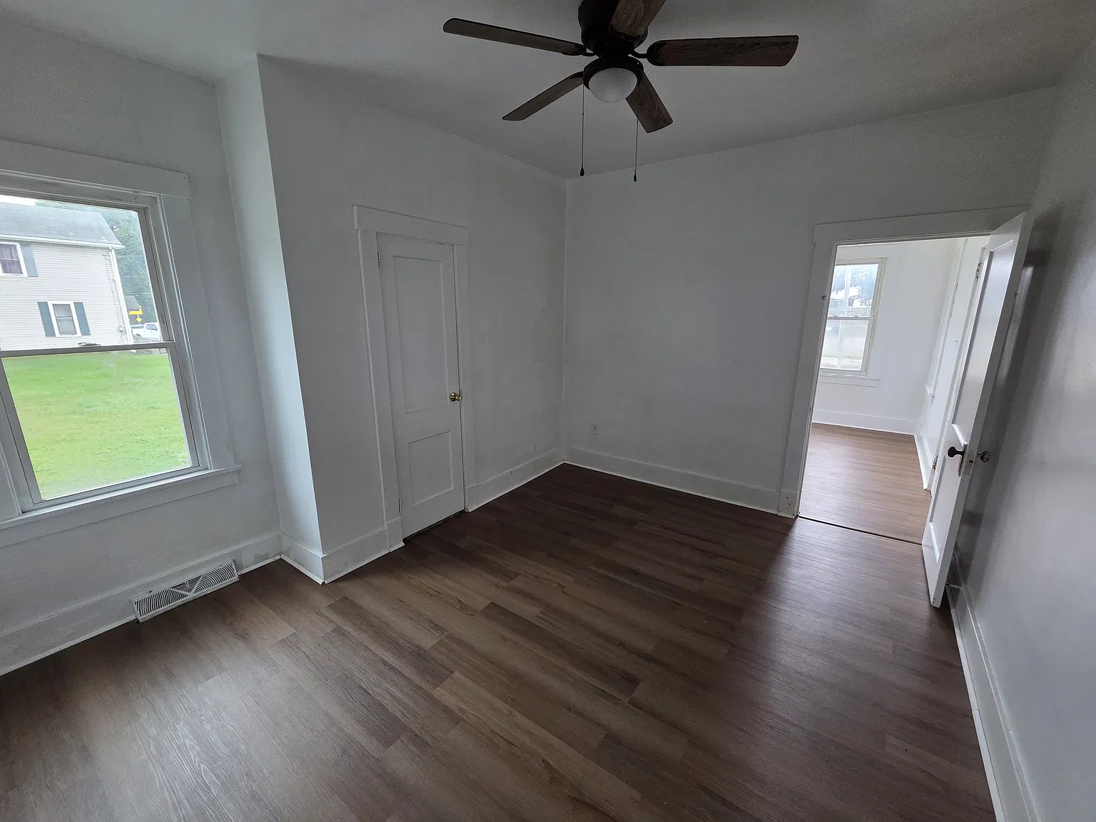 2 bed, 800 sqft, $1,000 — Photo 3