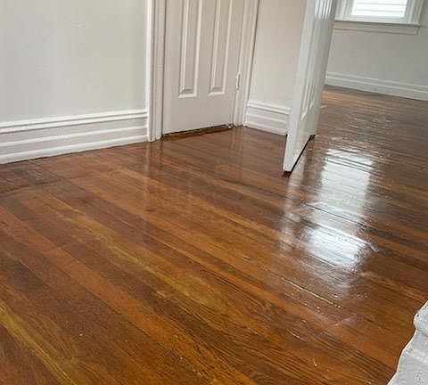 4th image of 2727 Gifford Ave
