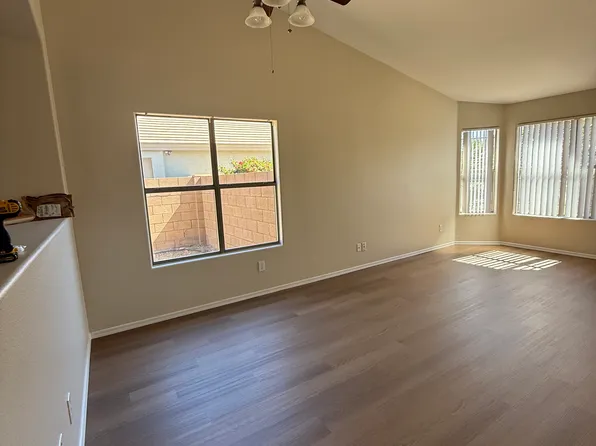 2062 E Willow Wick Rd, Gilbert, AZ 85296