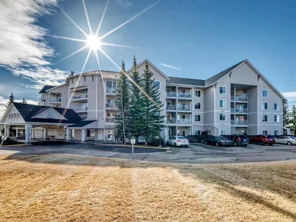 305 N 1st Ave NW #103, Airdrie, AB T4B 2M5