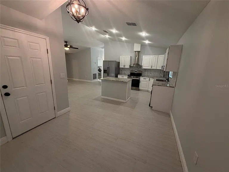 319 Avenue A NE — Photo 5