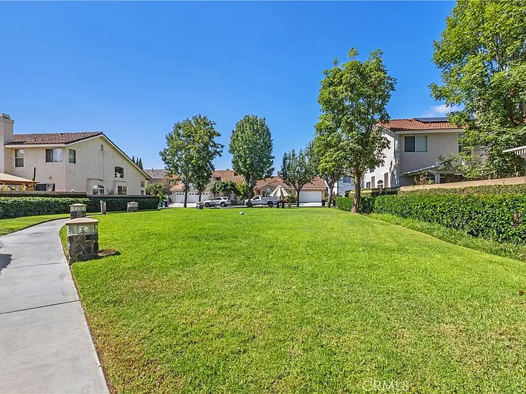 13668 Kingsbridge St — Photo 36