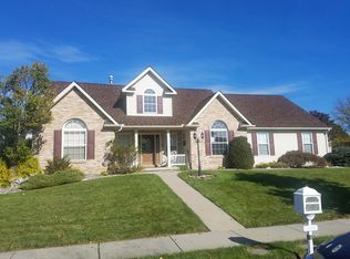 2801 Pine Cone Dr, Whitehall, PA 18052