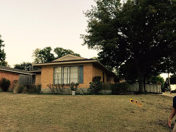 2nd image of 2902 Bay Oaks Dr