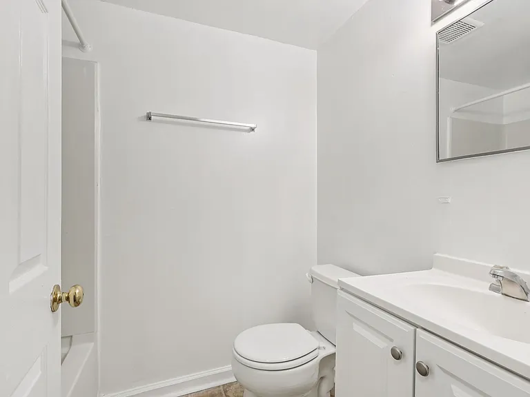 Springfield Green Apartments — Photo 43