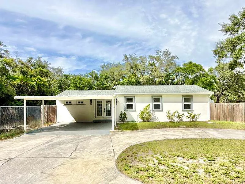 3 bed, 2.0 bath, 1208 sqft, $2,895 — Photo 2