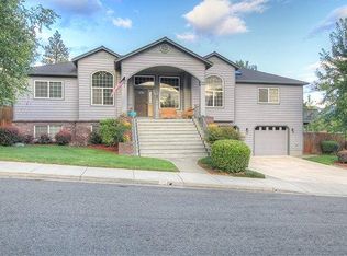 119 NW Constitution Cir, Grants Pass, OR 97526