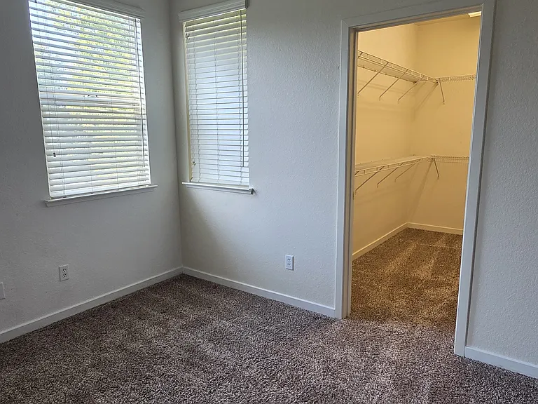 1350 Belmont Dr — Photo 26