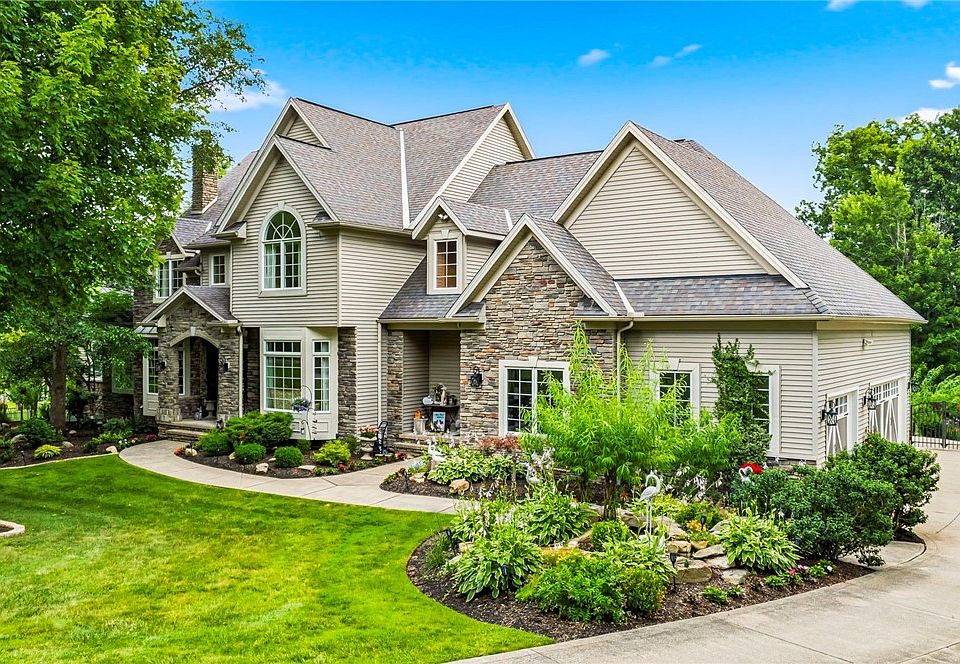 1st image of 10704 Majesty Ln