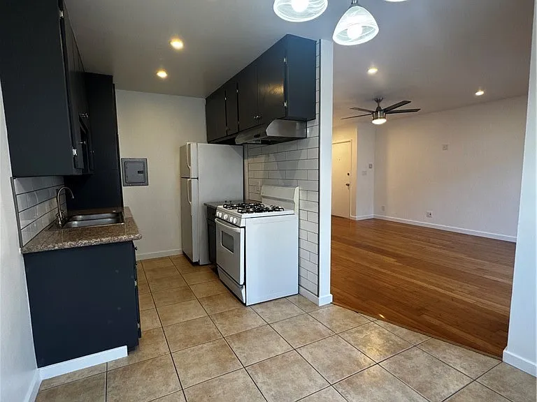 410 S Commonwealth Ave #4 — Photo 17
