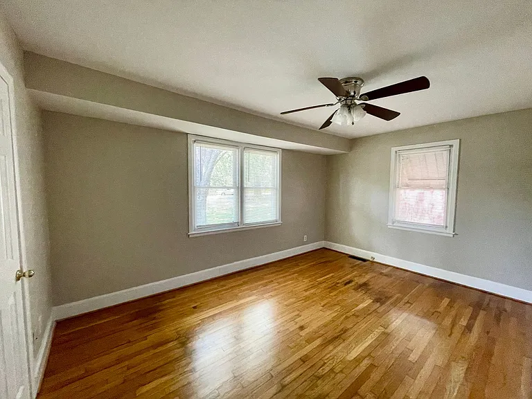 1051 S Holly St — Photo 10