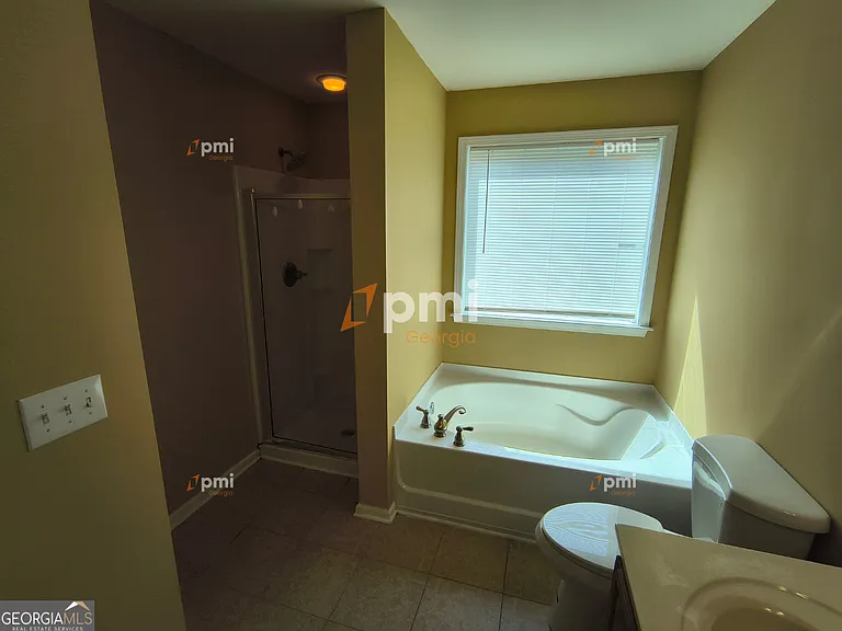 350 Fairmont Way — Photo 14