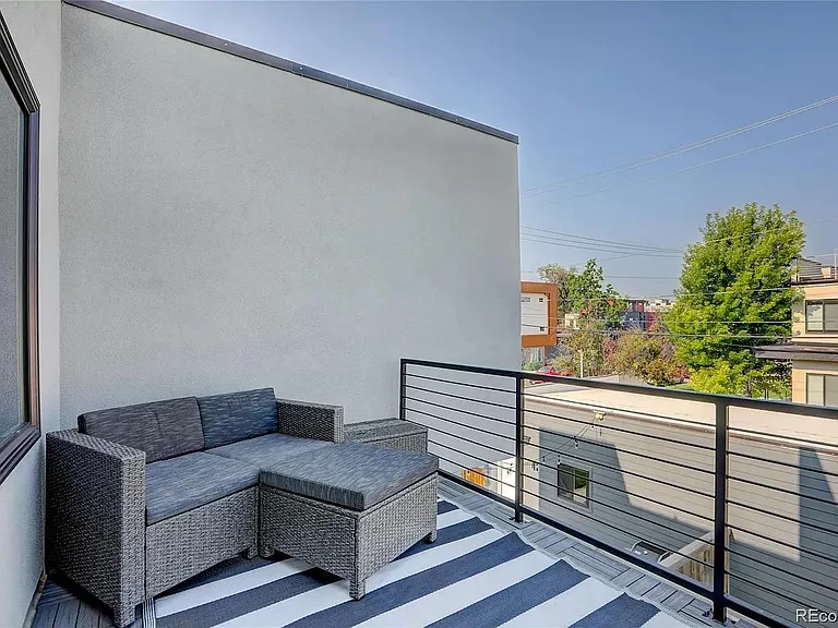 1557 Julian St — Photo 8