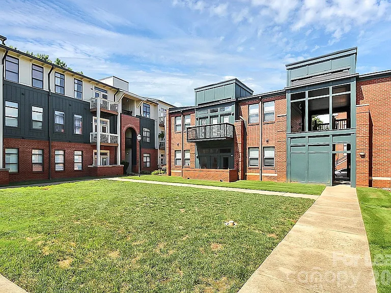 450 New Bern Station Ct — Photo 32