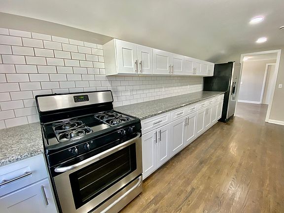 3rd image of 460 Orchard Ave #2