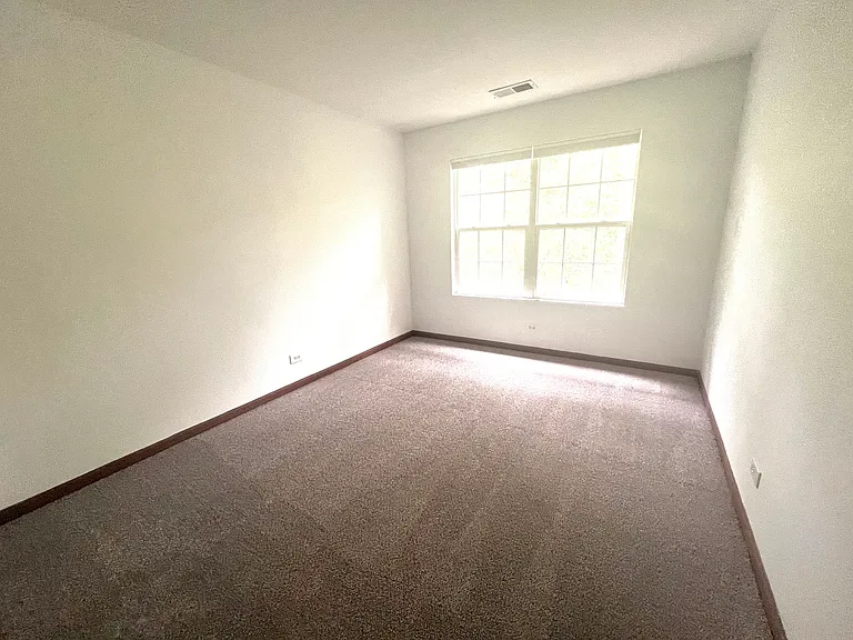 2407 Stoughton Cir #2407 — Photo 13