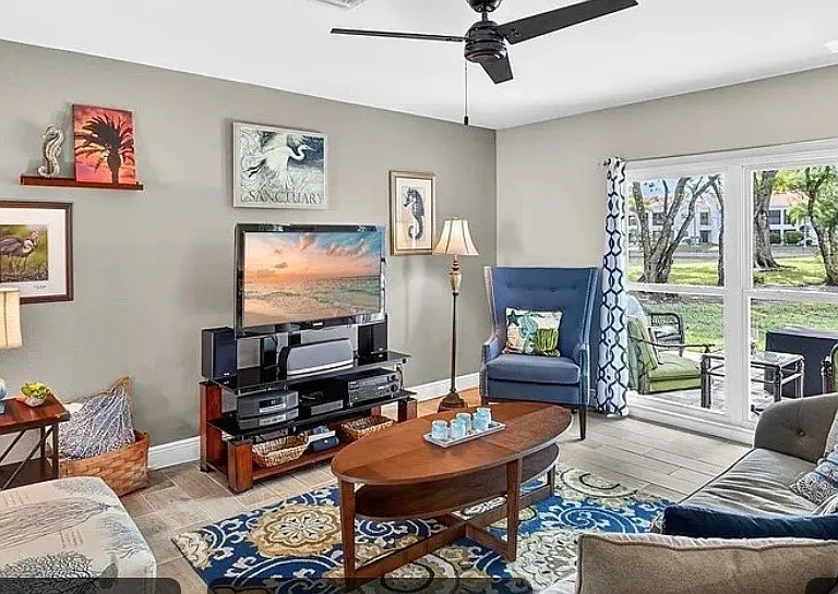 4257 Island Cir #C — Photo 1