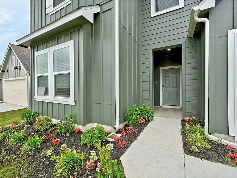 313 Merriman Rd — Photo 3