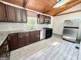 145 Jamestown St, Philadelphia, PA 19127