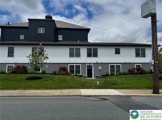 202 Center St #5, Stockertown, PA 18083