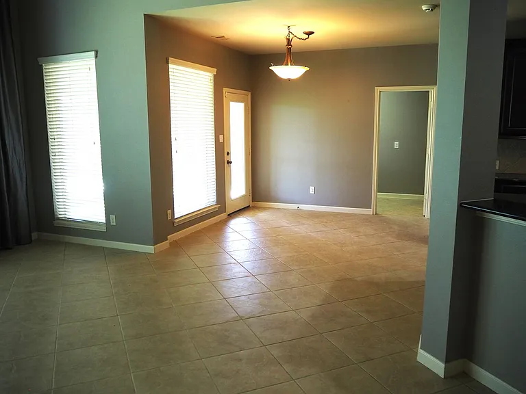 28607 Green Hedge Dr — Photo 12