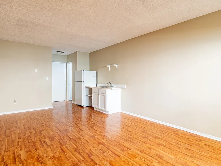 Tujunga Apartments — Photo 13