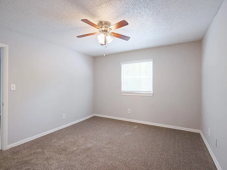 Hampton Hall | Comfort, Convenience, & Community All In One — Photo 306