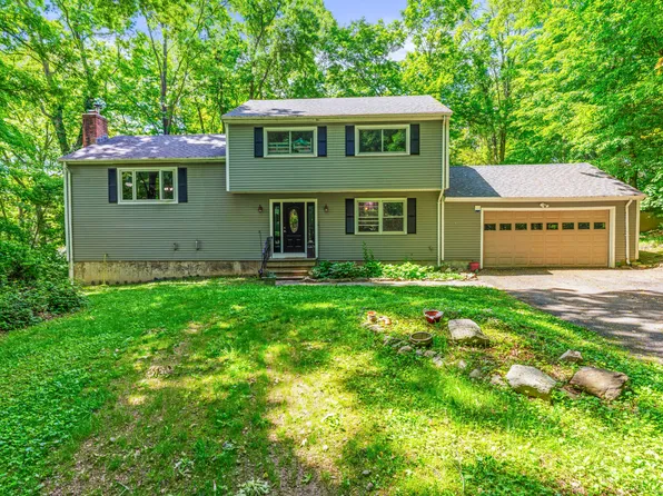 124 Boston Post Road, Guilford, CT 06437