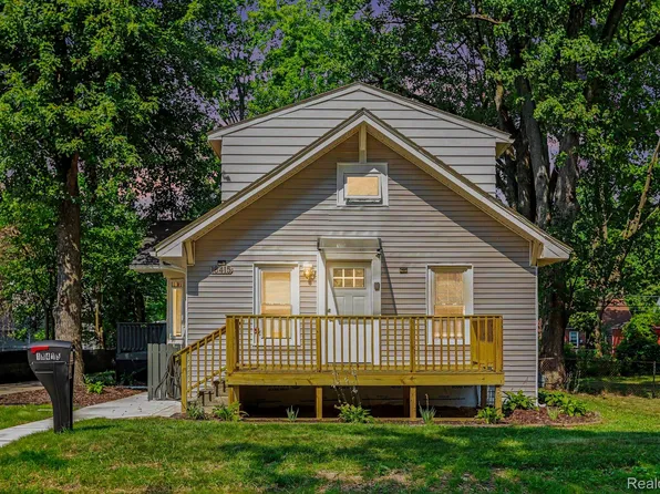 18415 Five Points St, Redford, MI 48240
