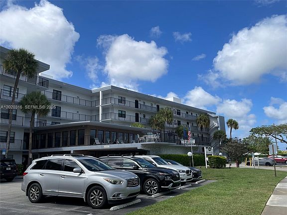 5th image of 9235 8th St #209