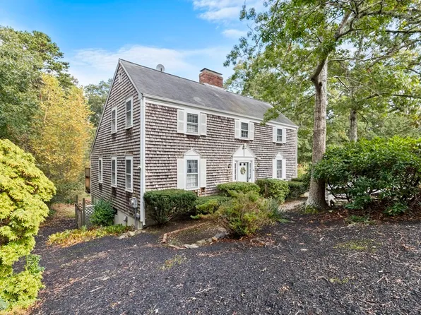 43 Crestview Dr, East Sandwich, MA 02537