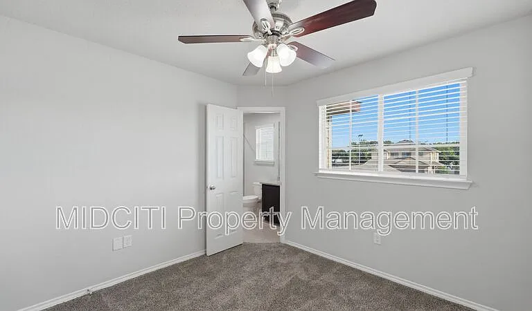 1134 Renee St — Photo 24