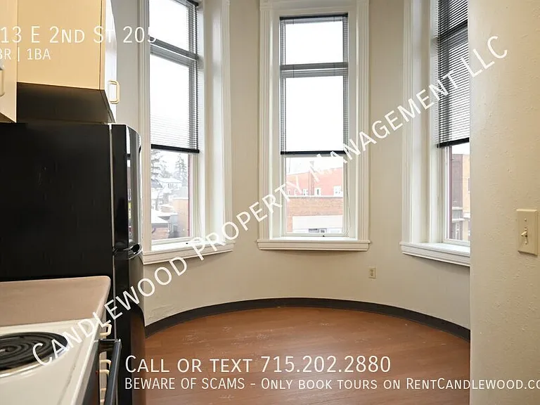 713 E 2nd St #205 — Photo 20