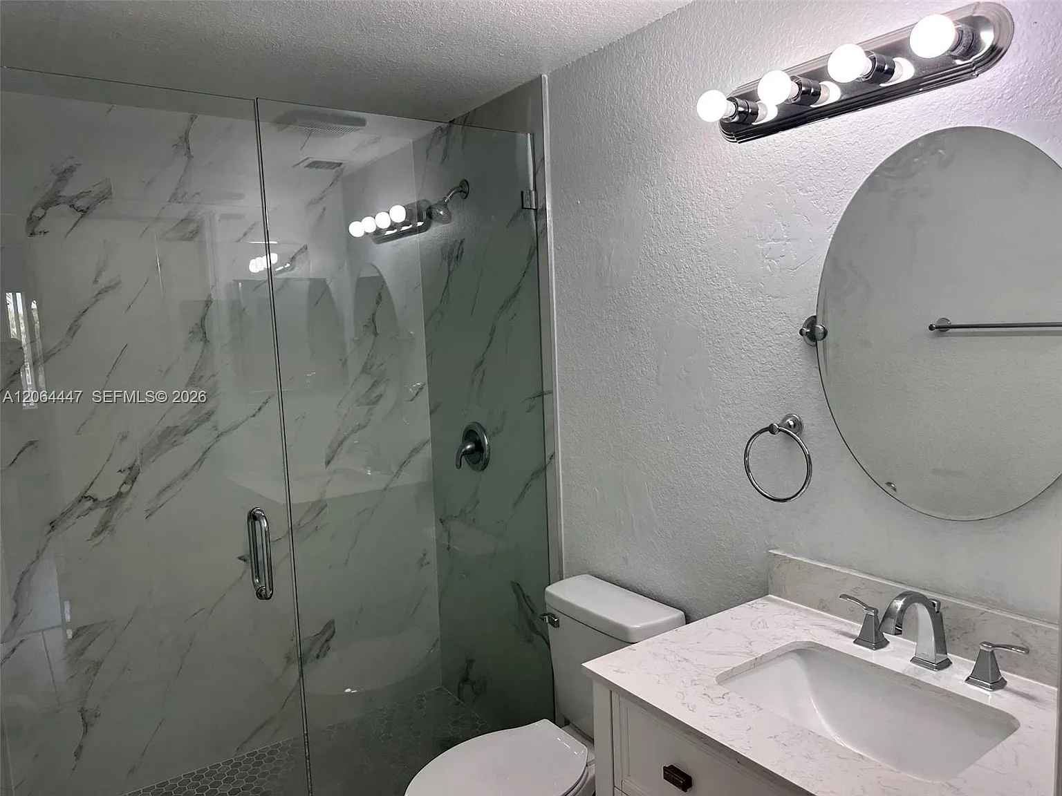 Venetia Villas Condo — Photo 2