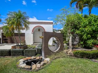 6590 Fountains Cir, Lake Worth, FL 33467