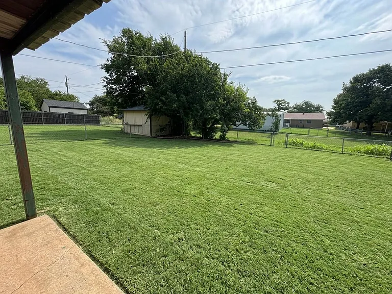 801 Park Plaza Dr — Photo 26