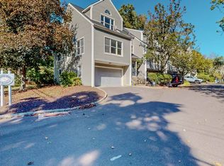 400 Anton Dr UNIT 400, Bridgeport, CT 06606