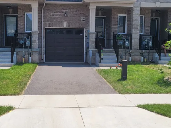 12 Foothills Ln, Hamilton, ON L8E 0K1