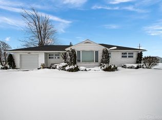 6075 Lynd Rd, Marlette, MI 48453