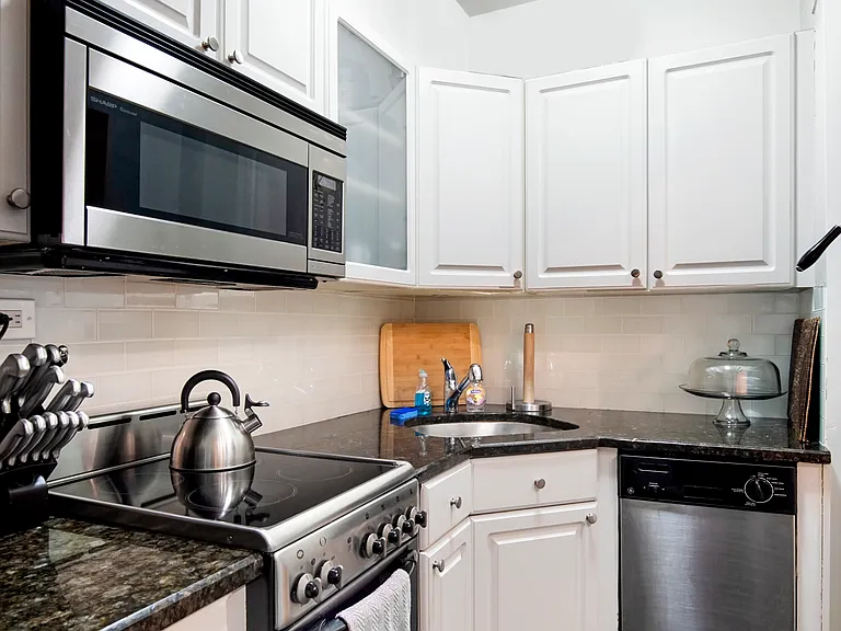 80 Park Ave #6D — Photo 4
